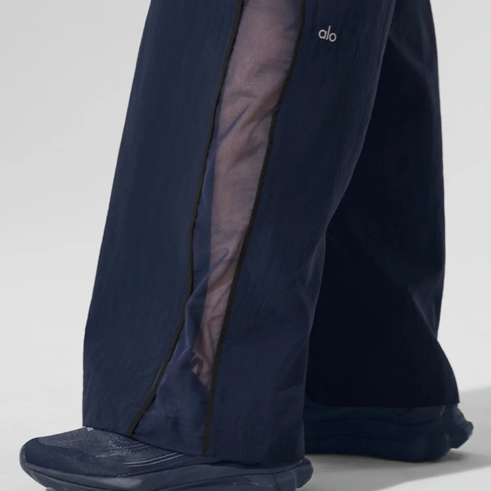 ALO High-Waist Origin Wide Leg Track Pants navy & black - Picture 3 of 10
